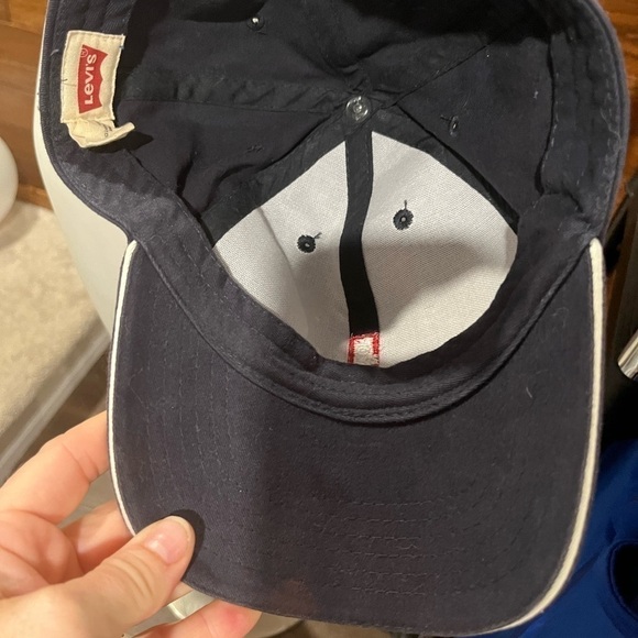 Levi’s Navy Blue Cap adult adjustable - Picture 4 of 4